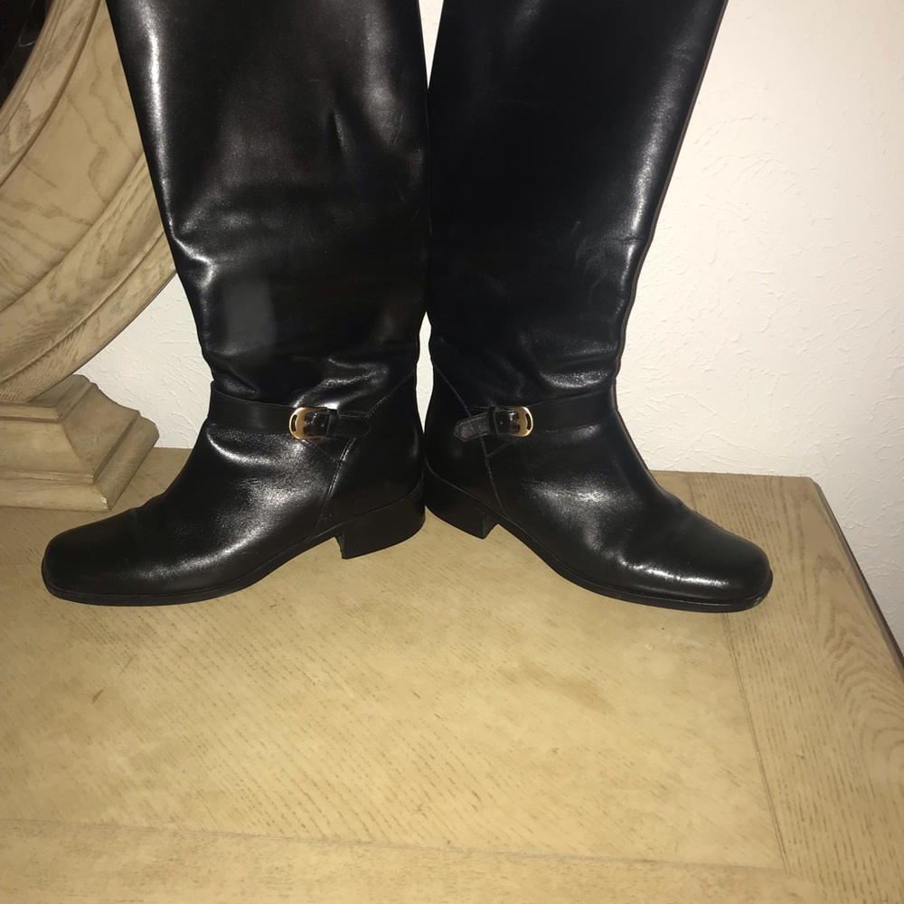Black boots size 8.5, excellent condition.